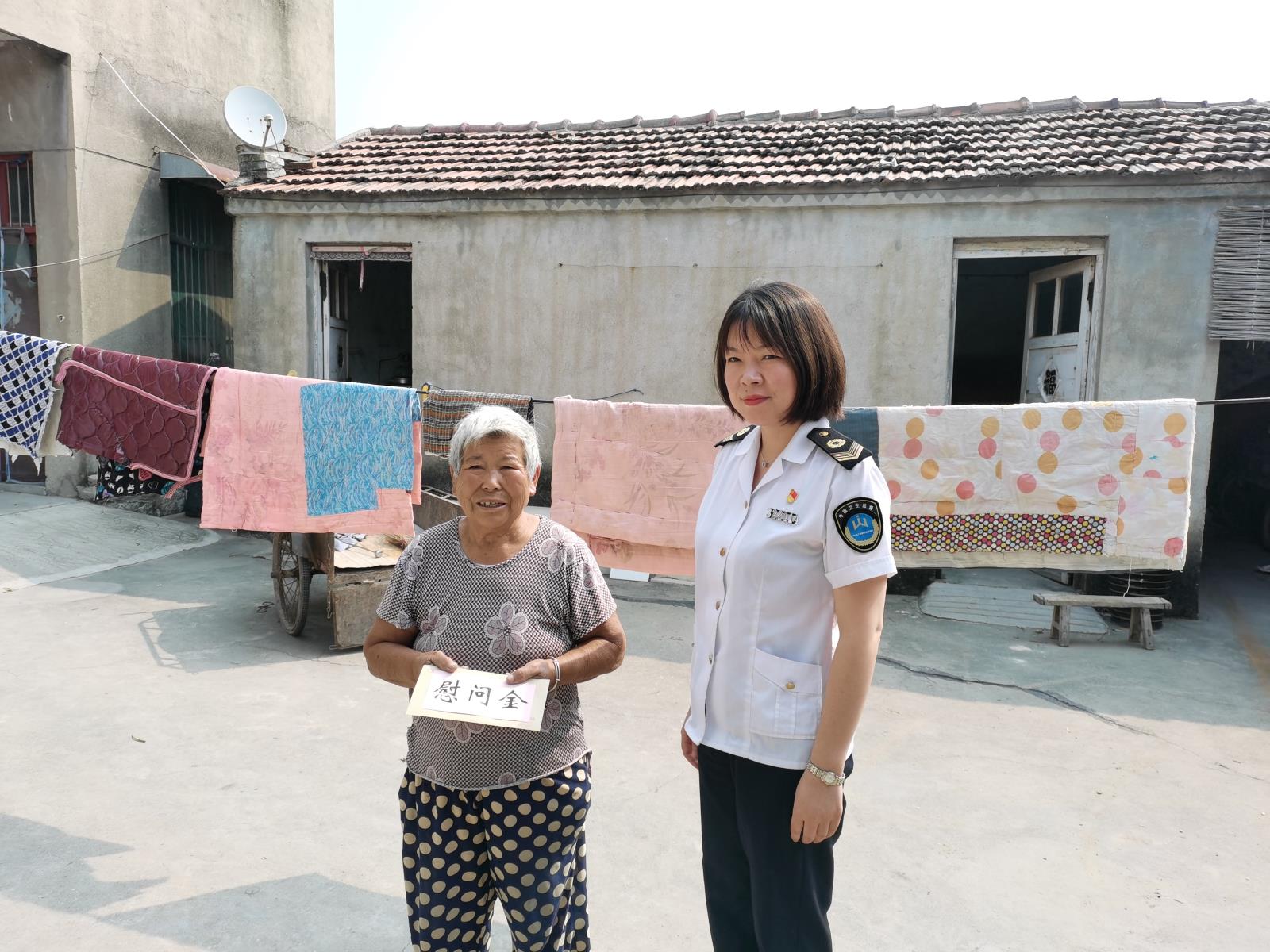 9.28云龙慰问困难群众.jpg