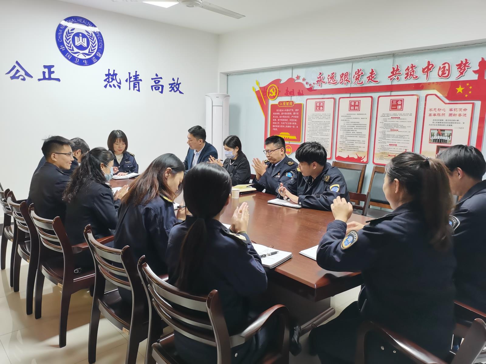 云龙区卫生监督所开展执法培训工作.jpg
