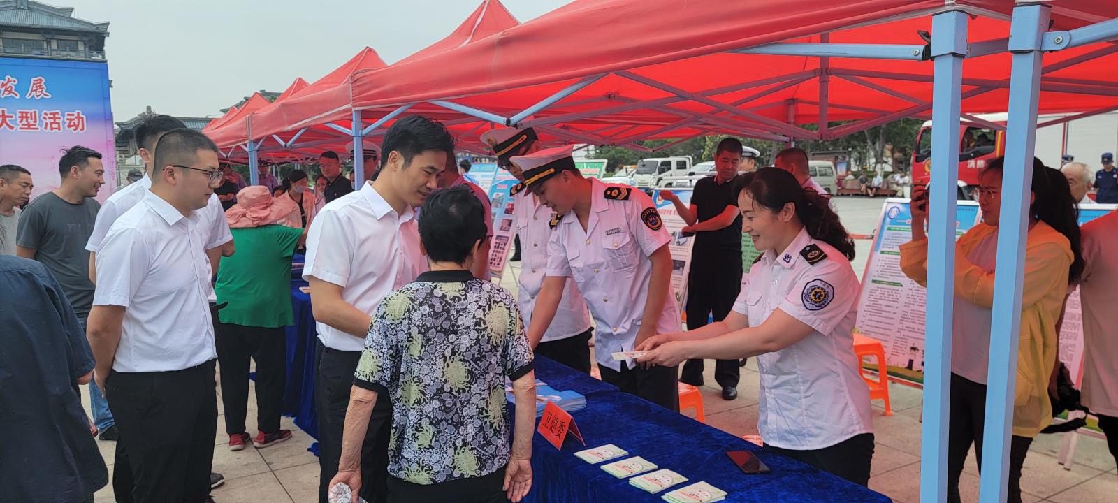 丰县卫生监督所积极参与2021年“安全生产月”宣传咨询日活动 (1831)_看图王.jpg