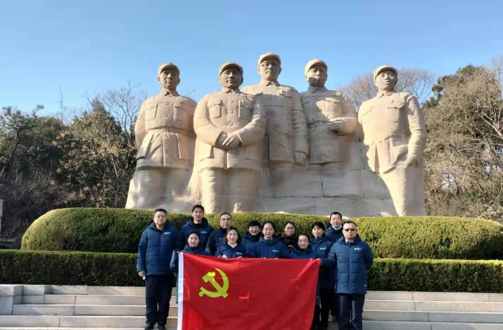 8鼓楼卫生监督所开展庆元旦迎新年环湖跑活动仲委 (32019)_看图王.jpg