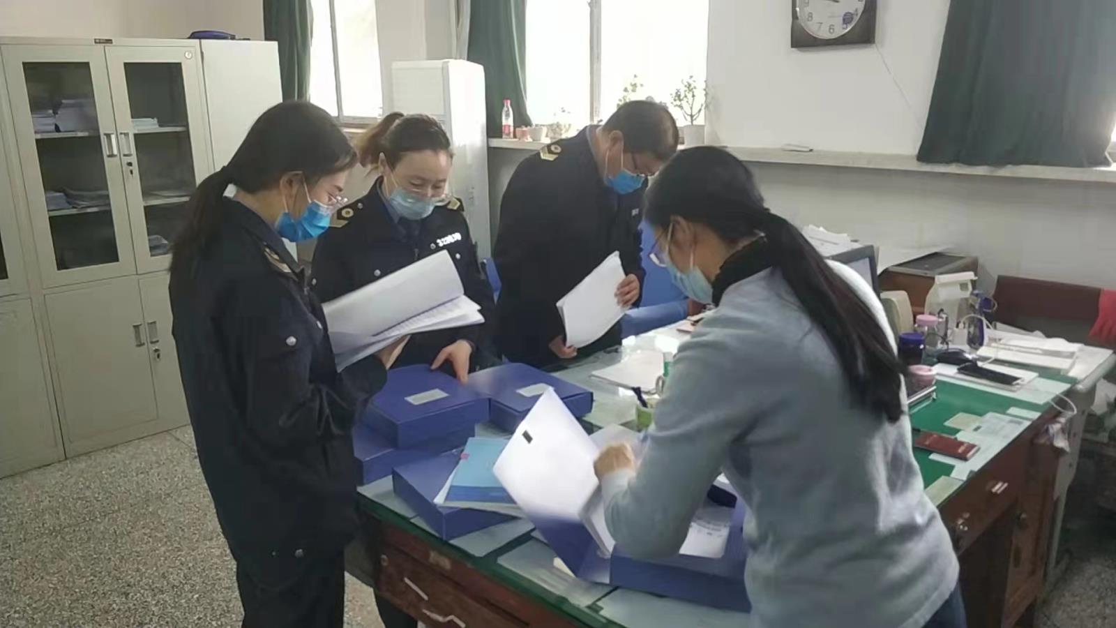 8鼓楼区卫生监督所进一步做好复课学校新冠肺炎疫情防控卫生监督工作 崔砾文.jpg