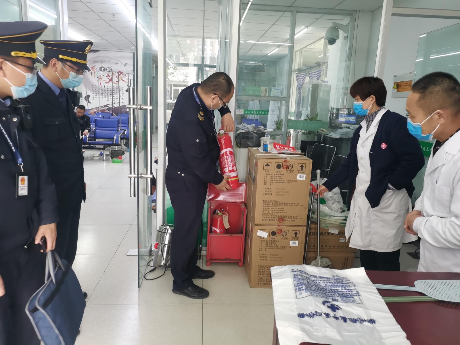 云龙区开展医疗机构安全生产检查.jpg 云龙区开展医疗机构安全生产检查.jpg